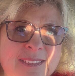 Meet your Posher, Candace